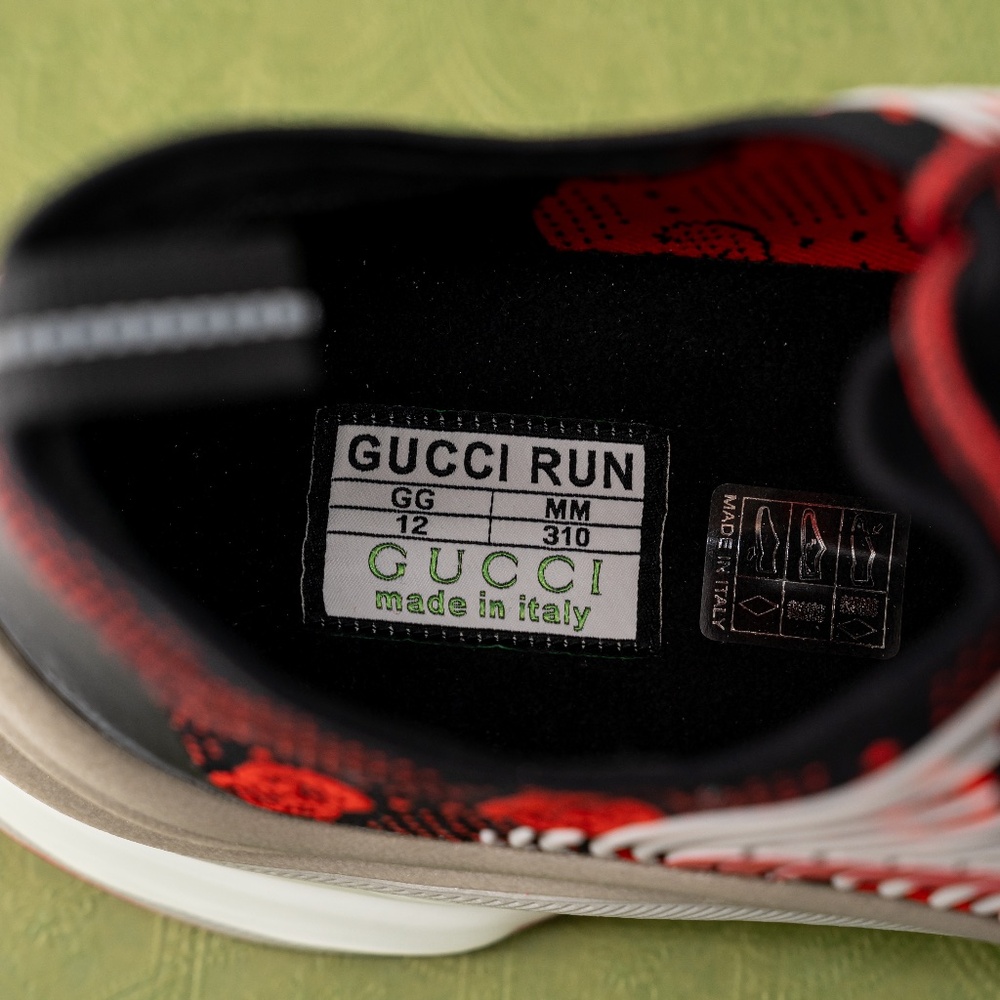 Size 12G - Gucci Run Sneaker Black Red GG - Picture 10 of 12
